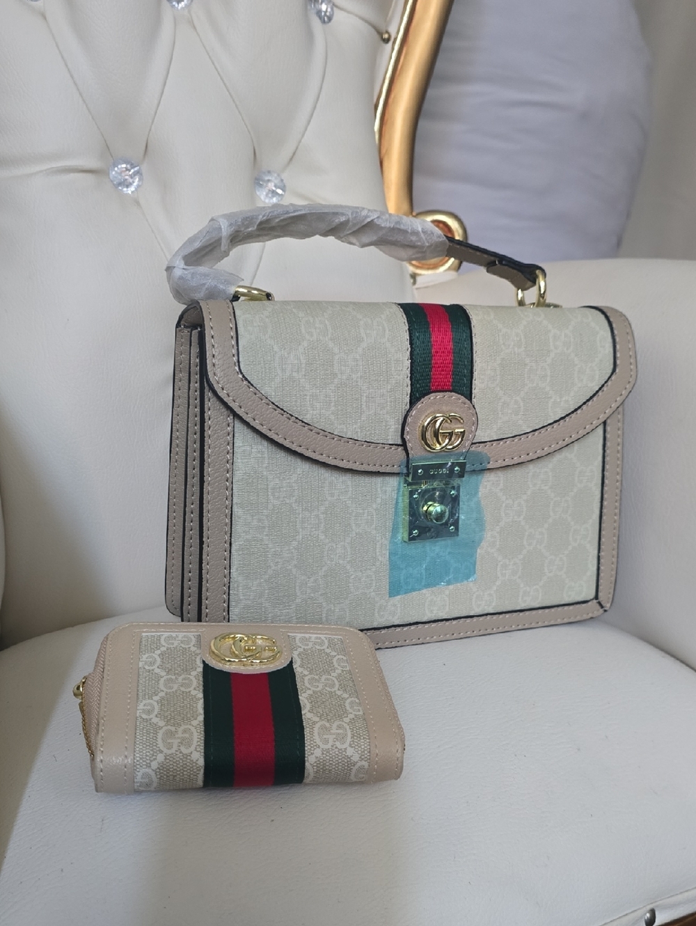 Super Classy Classic Canvas Monogram Set Red/green Accet Cream Shell W/goldtone